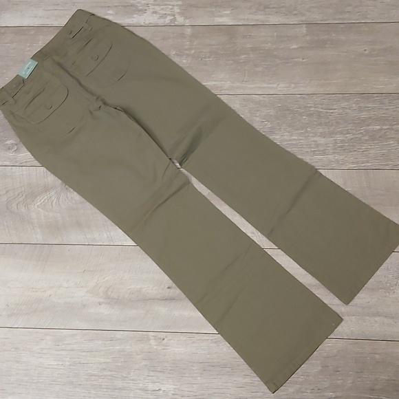 ๐๏ธ Reitmans Bootcut Olive Green Slacks - Picture 8 of 8